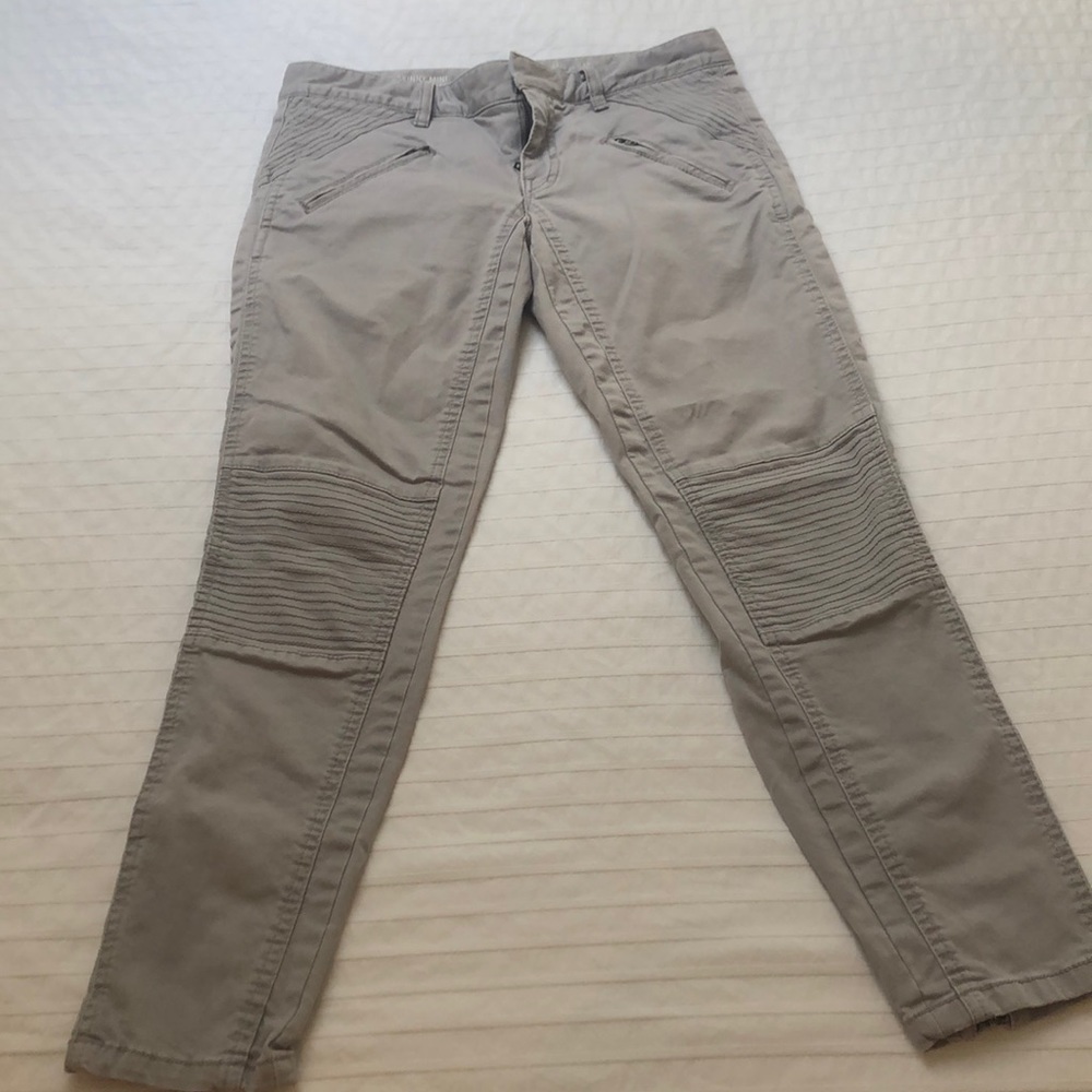 GAP KHAKIS